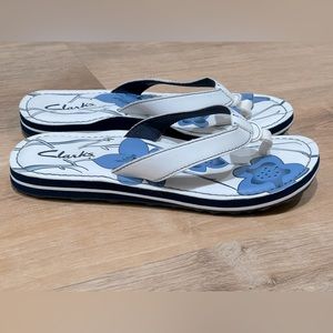 Clarks White and Blue Flip Flop Size 7